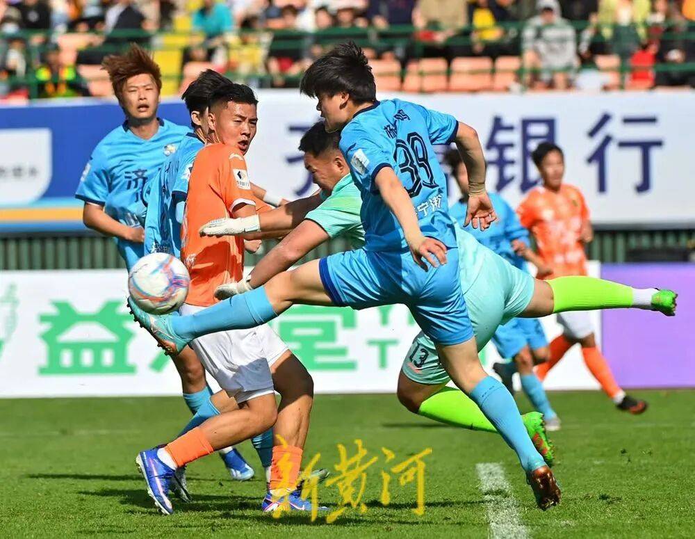 半场战报：济南队4比0领先，济宁队打进两个乌龙球